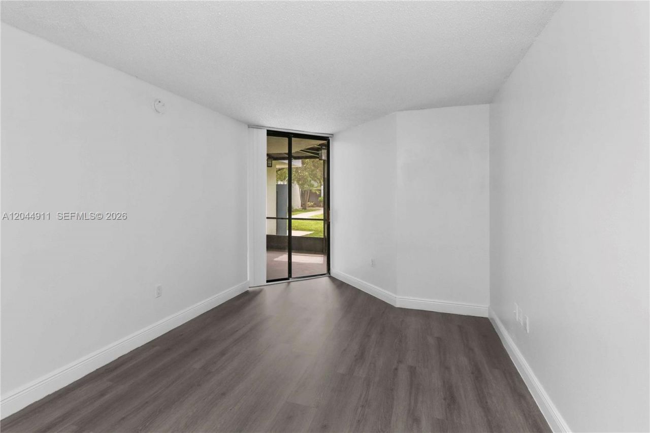 8205 SW 152nd Ave, Unit F-105, Miami, FL 33193 Photo