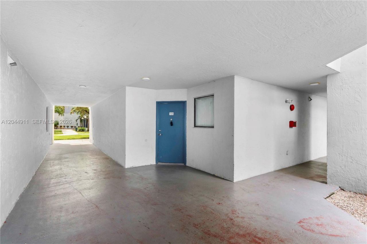 8205 SW 152nd Ave, Unit F-105, Miami, FL 33193 Photo