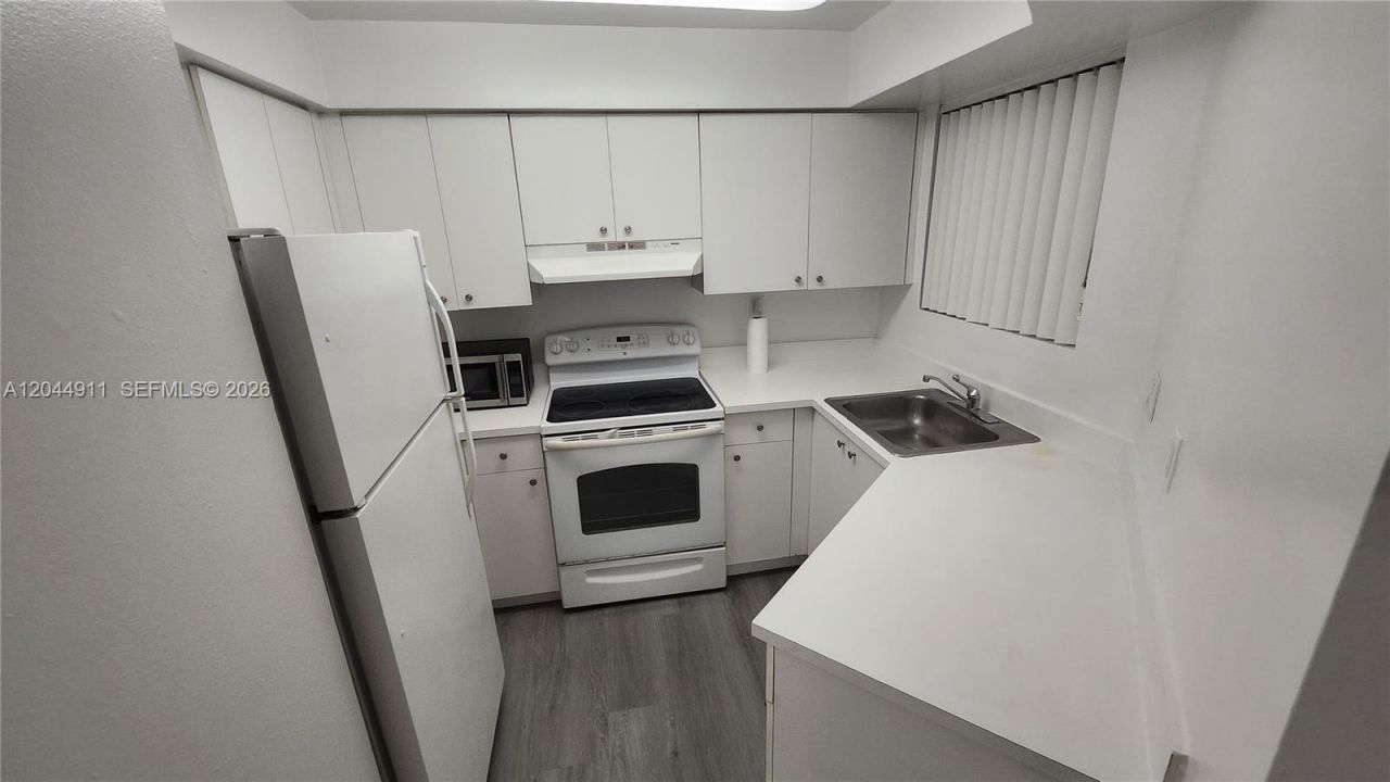 8205 SW 152nd Ave, Unit F-105, Miami, FL 33193 Photo