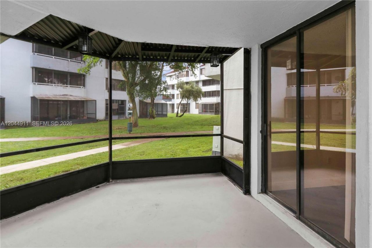 8205 SW 152nd Ave, Unit F-105, Miami, FL 33193 Photo