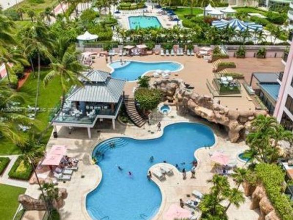5225 Collins Ave, Unit 1117, Miami Beach, FL 33140