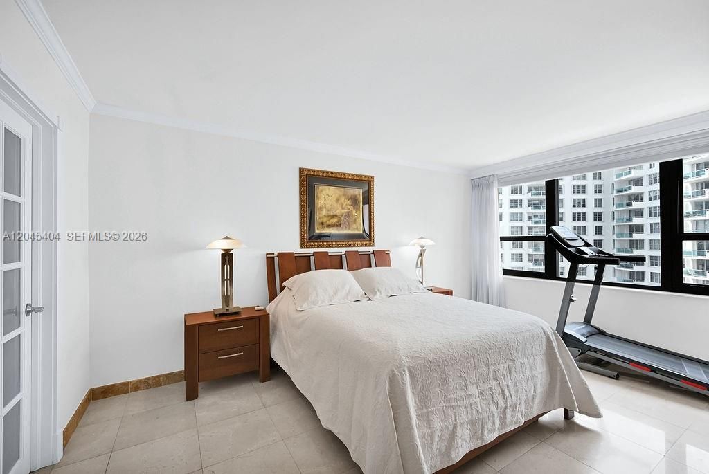5225 Collins Ave , Unit 1117, Miami Beach, FL 33140 Photo