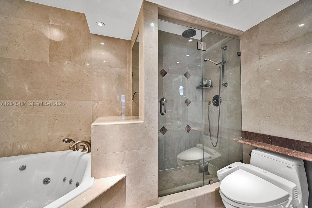 5225 Collins Ave , Unit 1117, Miami Beach, FL 33140 Photo