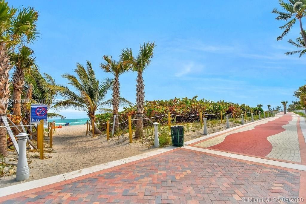 5225 Collins Ave , Unit 1117, Miami Beach, FL 33140 Photo