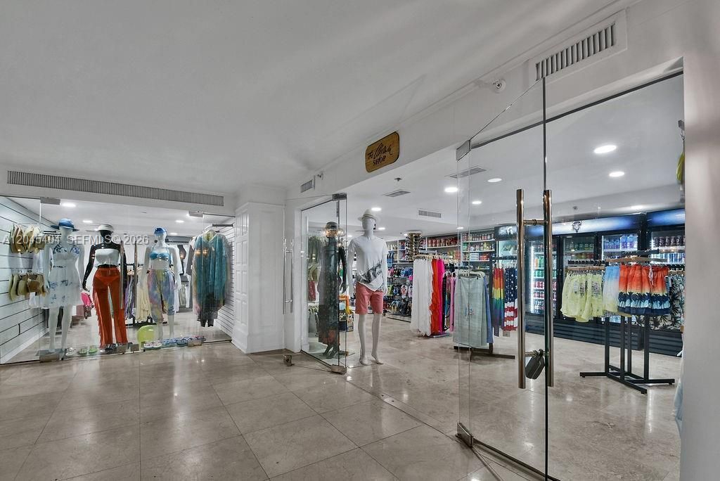 5225 Collins Ave , Unit 1117, Miami Beach, FL 33140 Photo