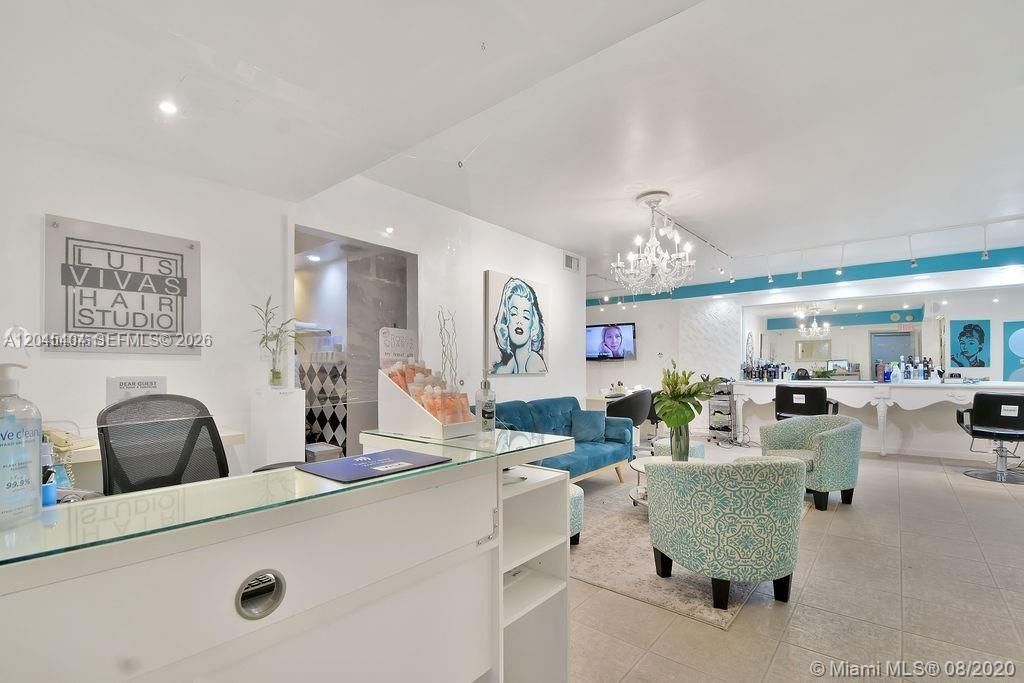 5225 Collins Ave , Unit 1117, Miami Beach, FL 33140 Photo