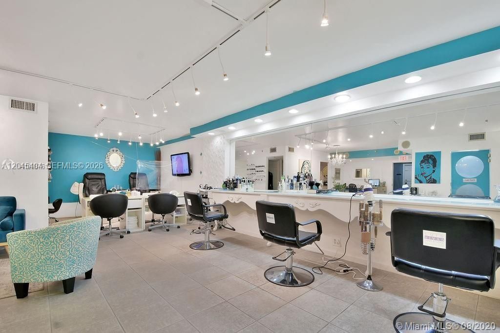 5225 Collins Ave , Unit 1117, Miami Beach, FL 33140 Photo
