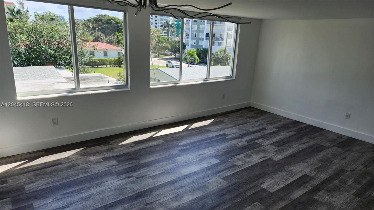 1075 93rd St , Unit 304, Bay Harbor Islands, FL 33154 Photo