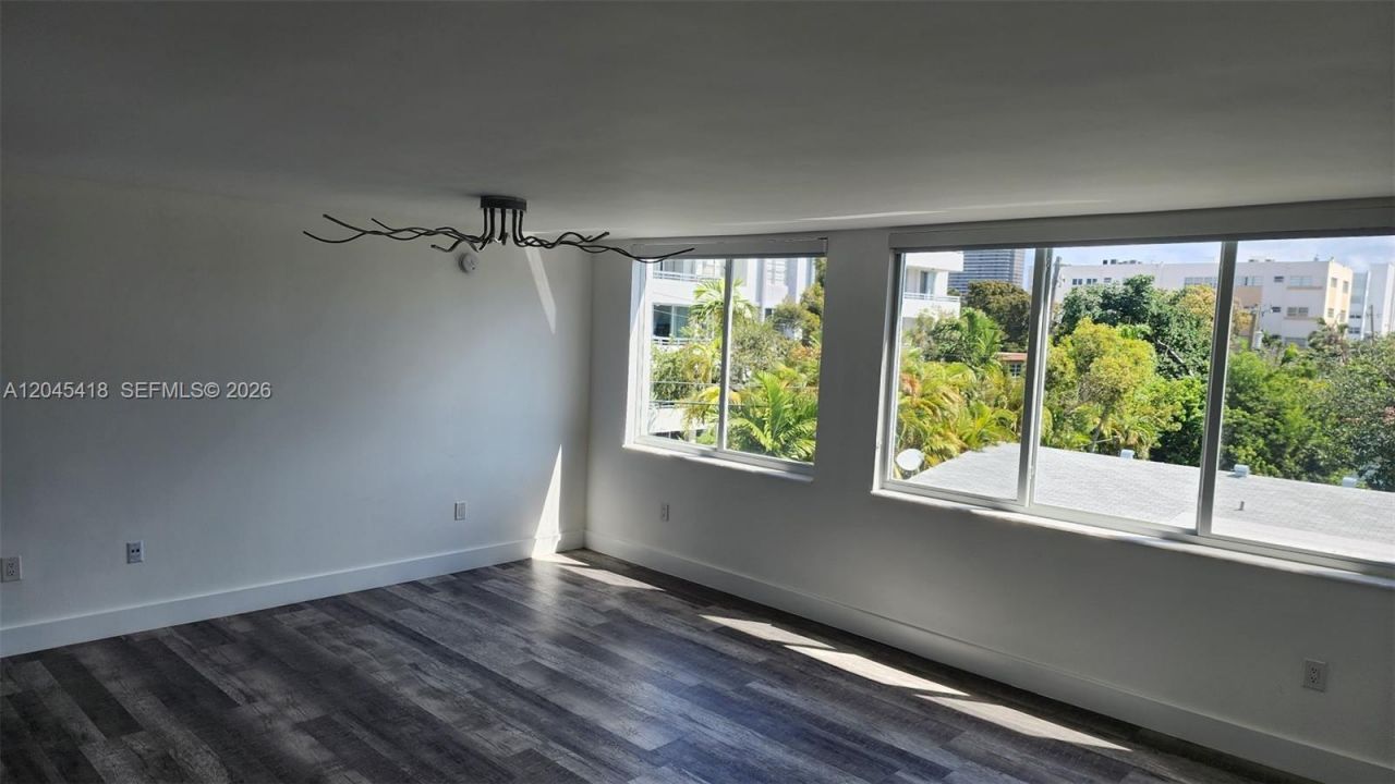 1075 93rd St , Unit 304, Bay Harbor Islands, FL 33154 Photo