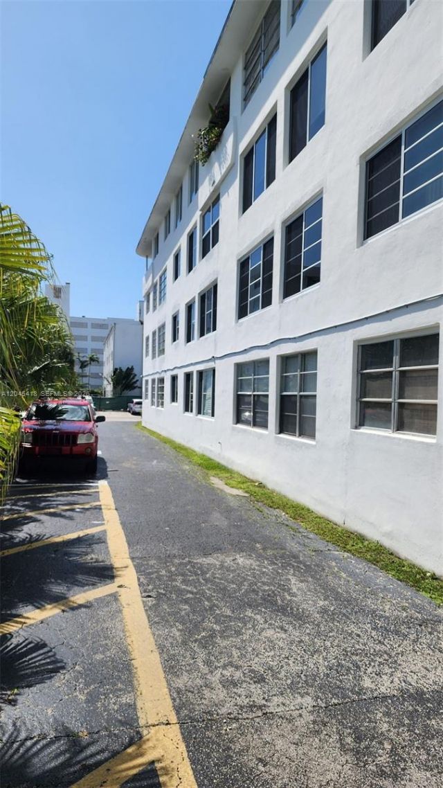 1075 93rd St , Unit 304, Bay Harbor Islands, FL 33154 Photo