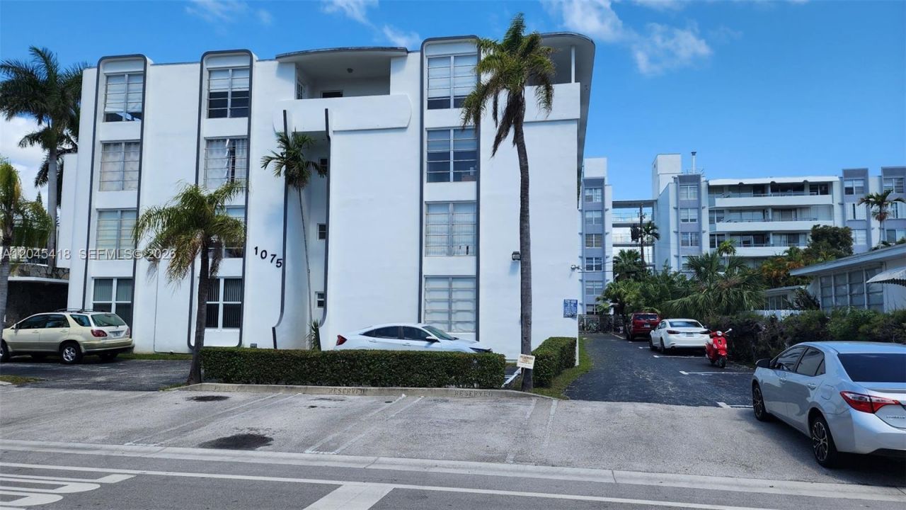 1075 93rd St , Unit 304, Bay Harbor Islands, FL 33154 Photo