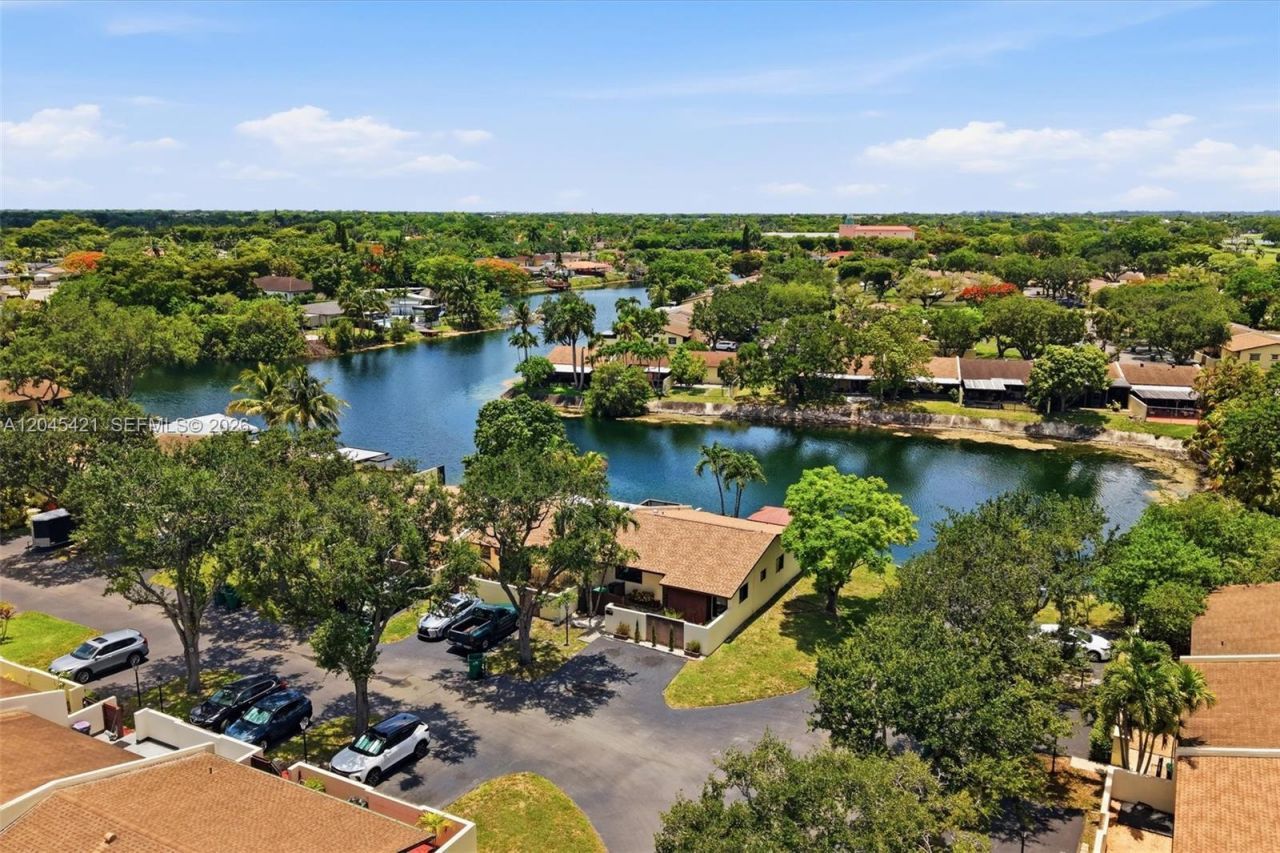 13776 Kendale Lakes Dr, Miami, FL 33183 Photo