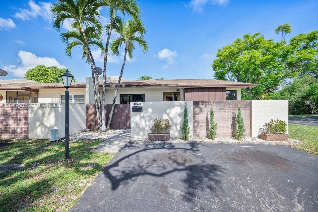 13776 Kendale Lakes Dr, Miami, FL 33183 Photo