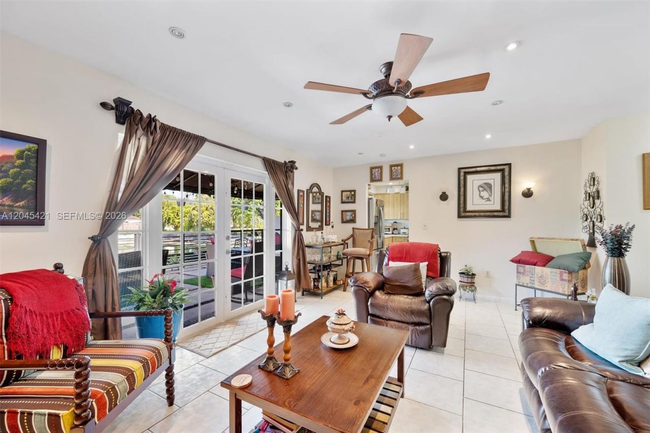 13776 Kendale Lakes Dr, Miami, FL 33183 Photo