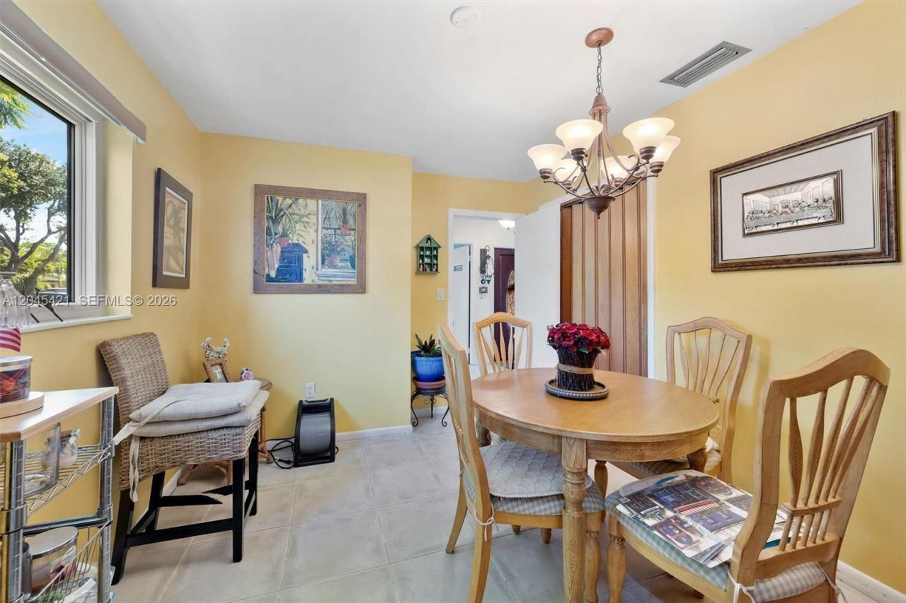 13776 Kendale Lakes Dr, Miami, FL 33183 Photo