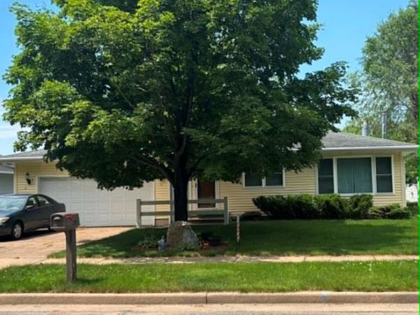 2944 Saturn Avenue, Eau Claire, WI 54703