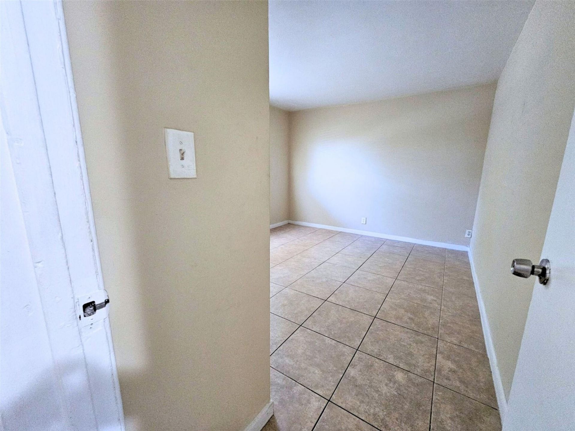 3741 SW 1st Street, Unit 11, Fort Lauderdale, FL 33312 Photo