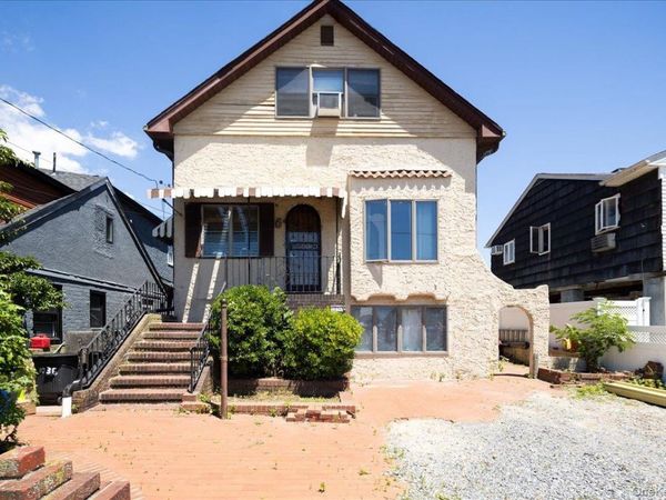 1036 California Place N, Island Park, NY 11558