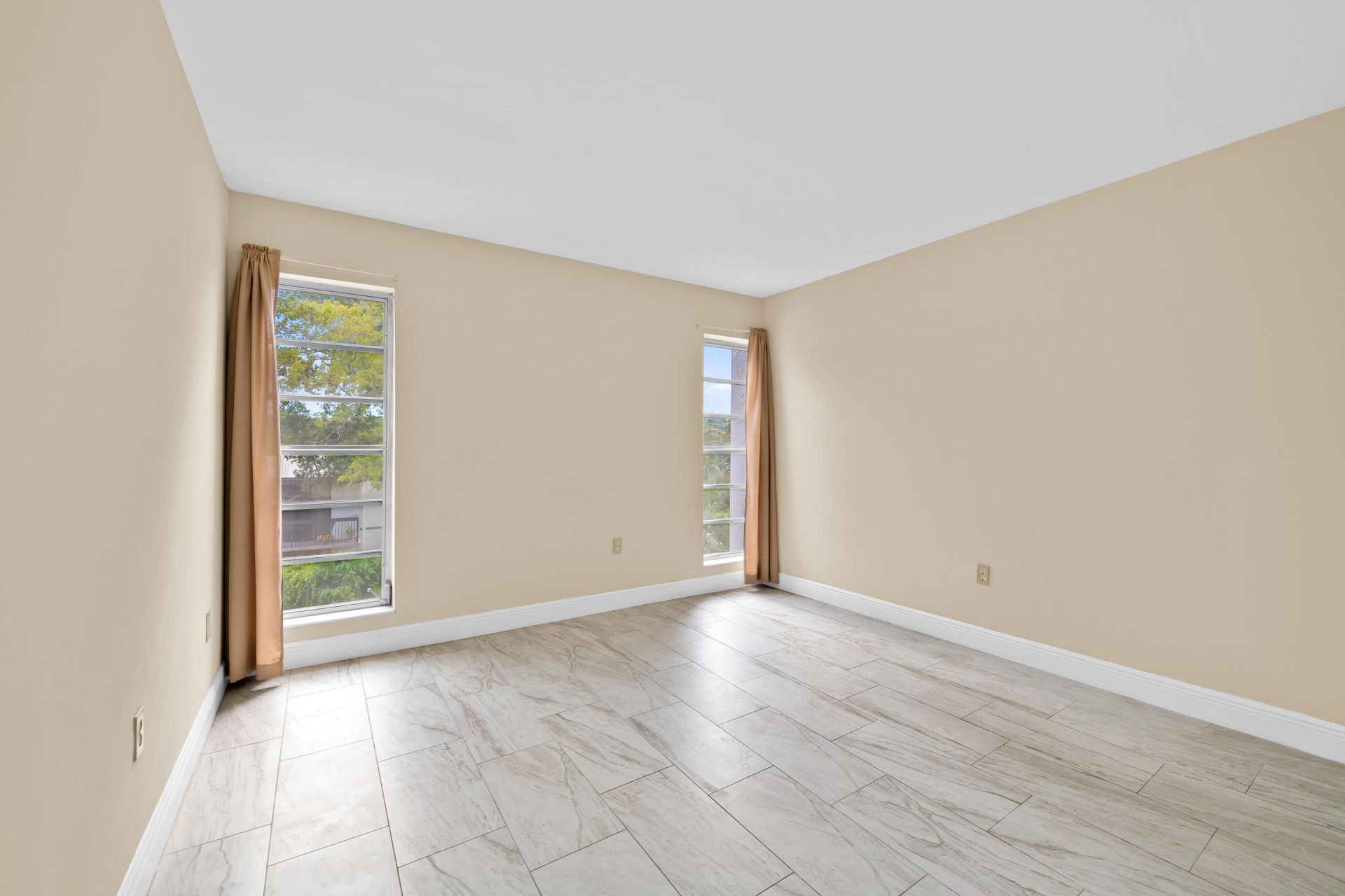 483 N Pine Island Road, Unit C304, Plantation, FL 33324 Photo