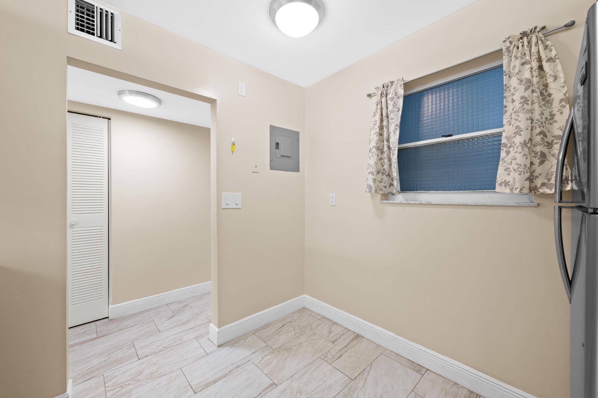 483 N Pine Island Road, Unit C304, Plantation, FL 33324 Photo