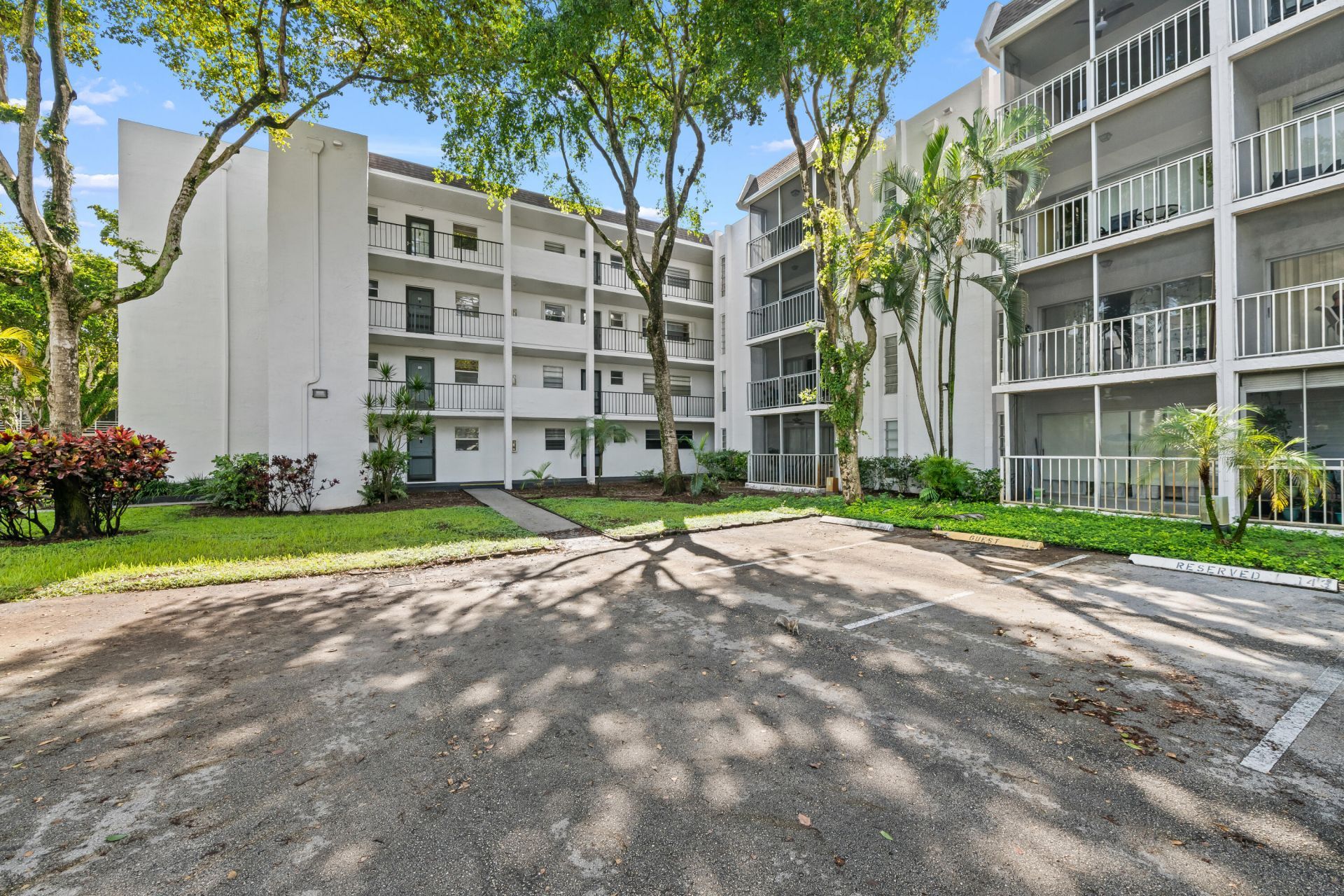 483 N Pine Island Road, Unit C304, Plantation, FL 33324 Photo