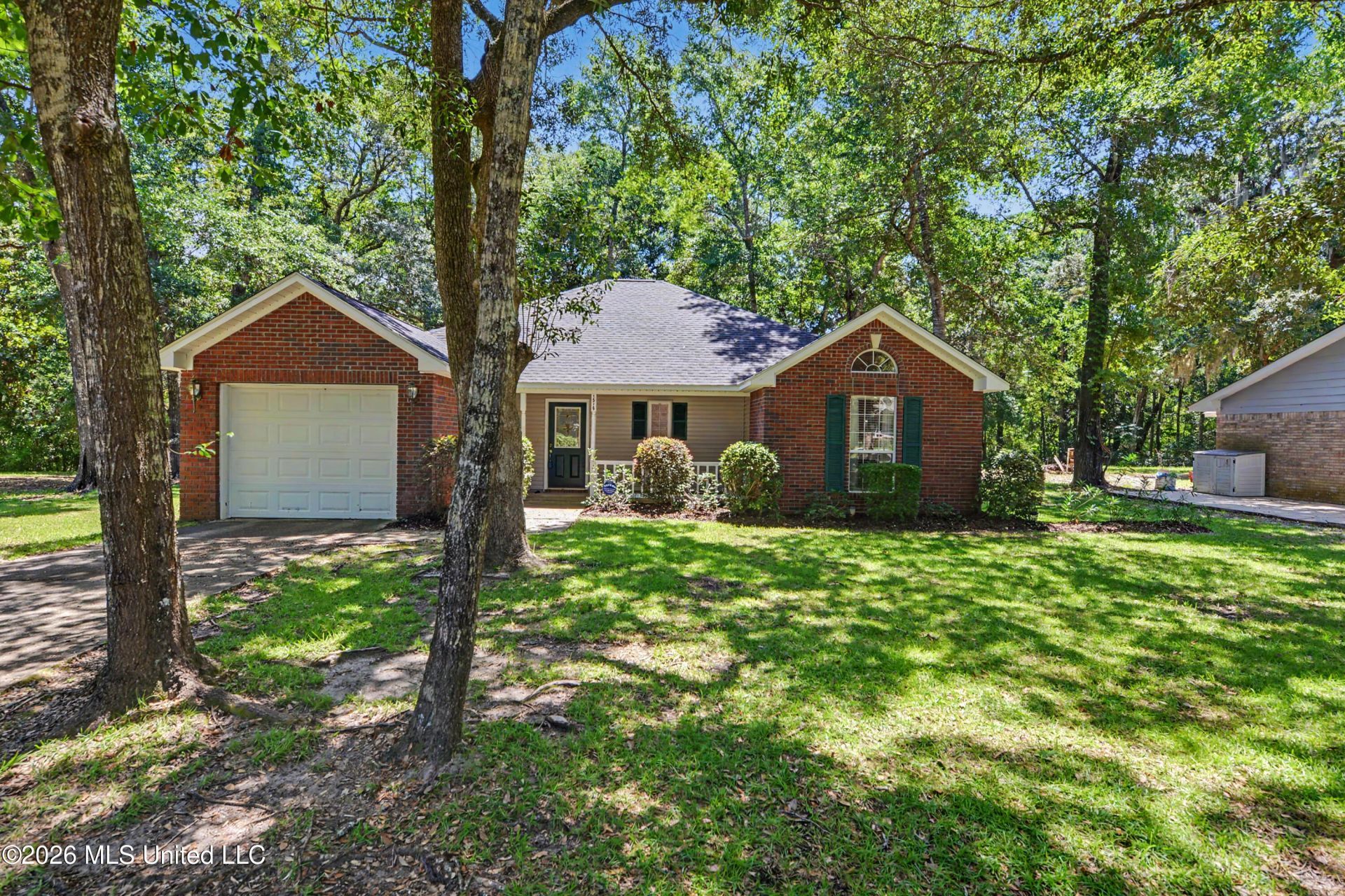 1516 Davis Street, Ocean Springs, MS 39564 Main Photo