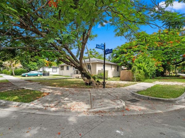 5901 SW 62nd St, Miami, FL 33143