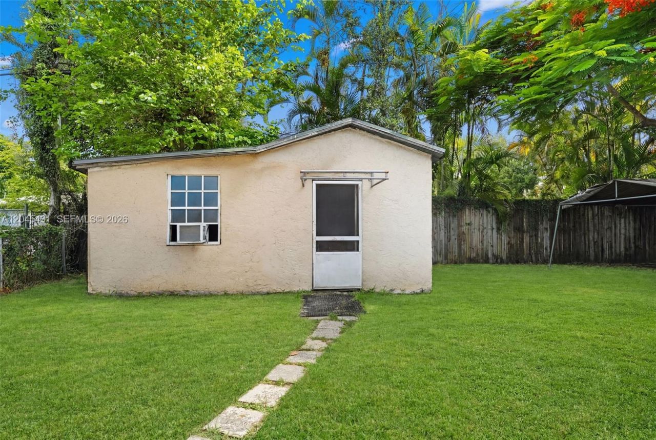 5901 SW 62nd St, Miami, FL 33143 Photo