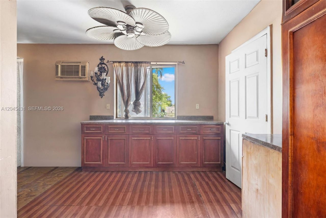 5901 SW 62nd St, Miami, FL 33143 Photo