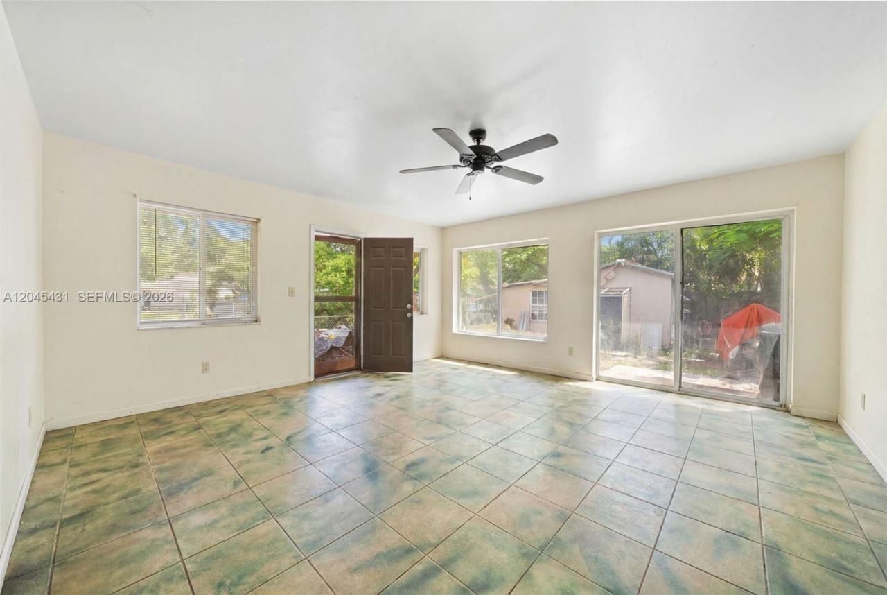 5901 SW 62nd St, Miami, FL 33143 Photo