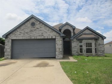 1100 Manhassett Court, Fort Worth, TX 76140