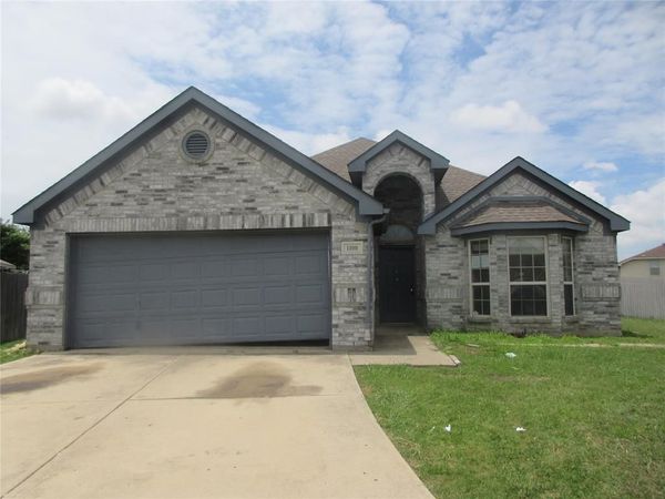 1100 Manhassett Court, Fort Worth, TX 76140