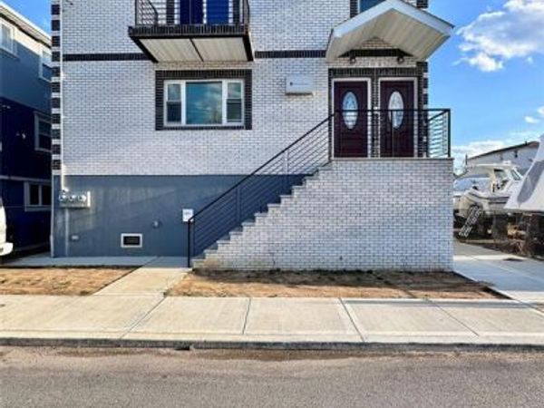 99-76 164th Ave, Howard Beach, NY 11414