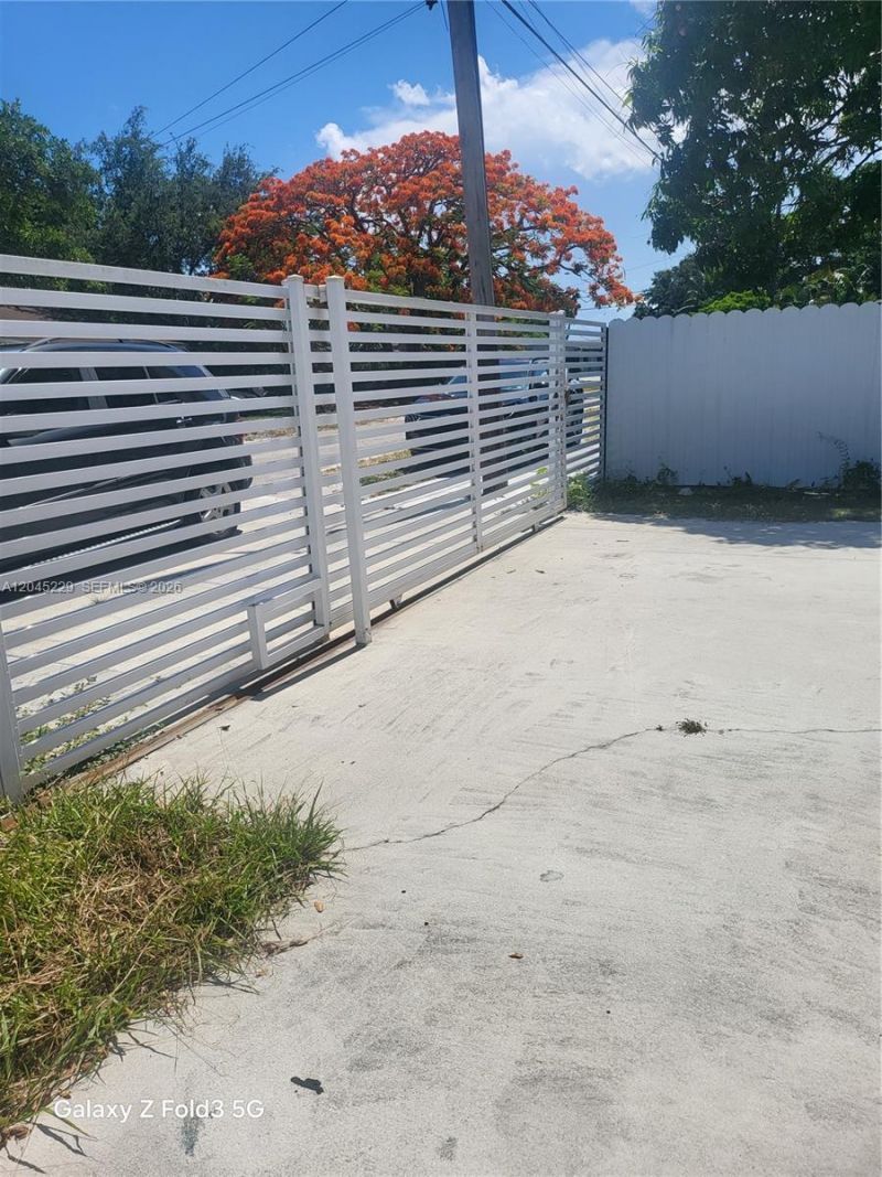 2467 NW 95th Ter , Unit Front, Miami, FL 33147 Photo