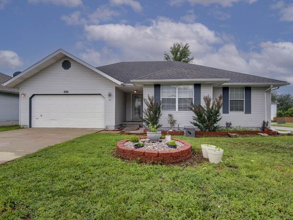3064 W Westchester Place, Springfield, MO 65810