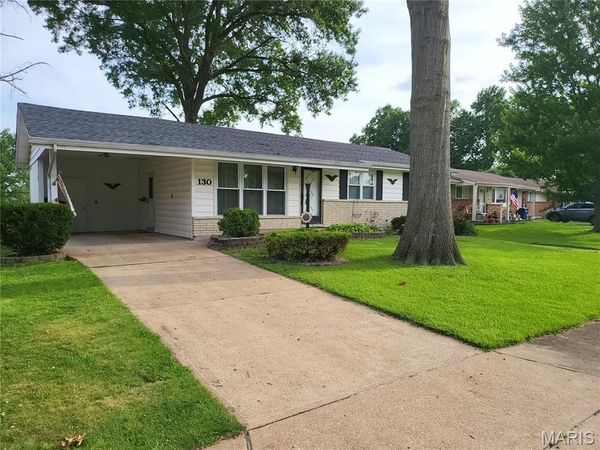 130 Sackett Drive , Florissant, MO 63033