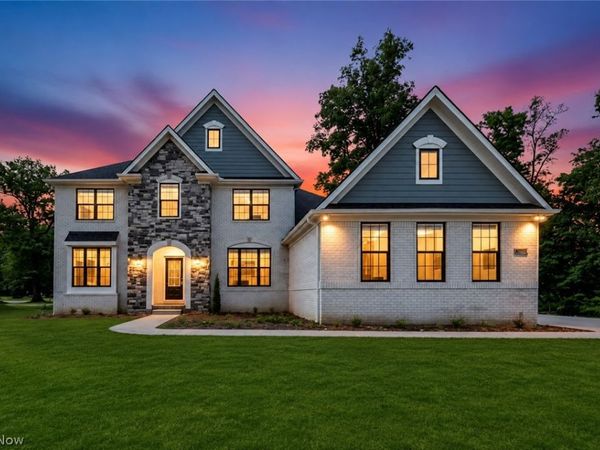 21072 Cedar Creek Drive, Strongsville, OH 44149