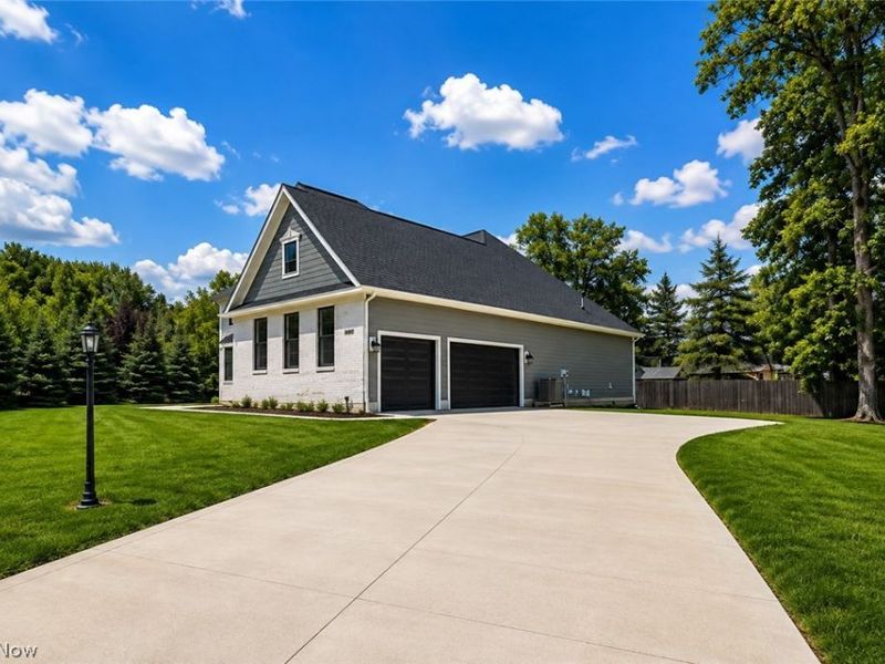 21072 Cedar Creek Drive, Strongsville, OH 44149 Photo 2