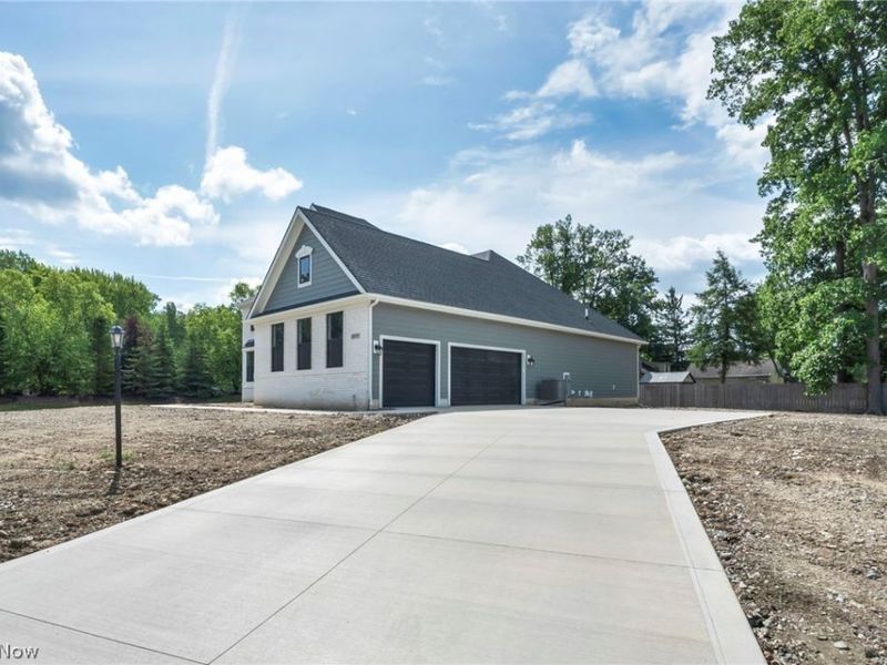 21072 Cedar Creek Drive, Strongsville, OH 44149 Photo 4
