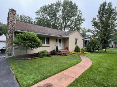 7635 Arnold Drive, North Tonawanda, NY 14120