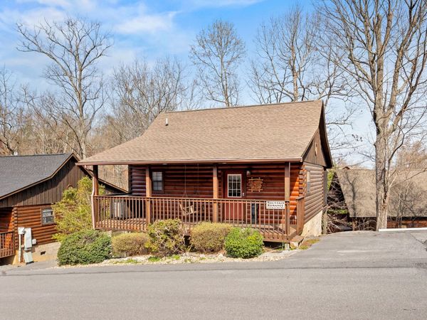 1529 Bears Den Way , Sevierville, TN 37862