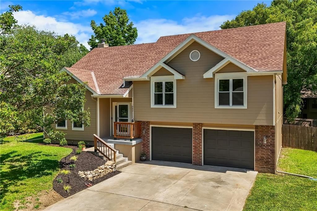 1502 Hardwick Drive, Liberty, MO 64068 Main Photo