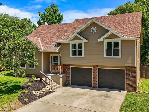 1502 hardwick Drive, Liberty, MO 64068