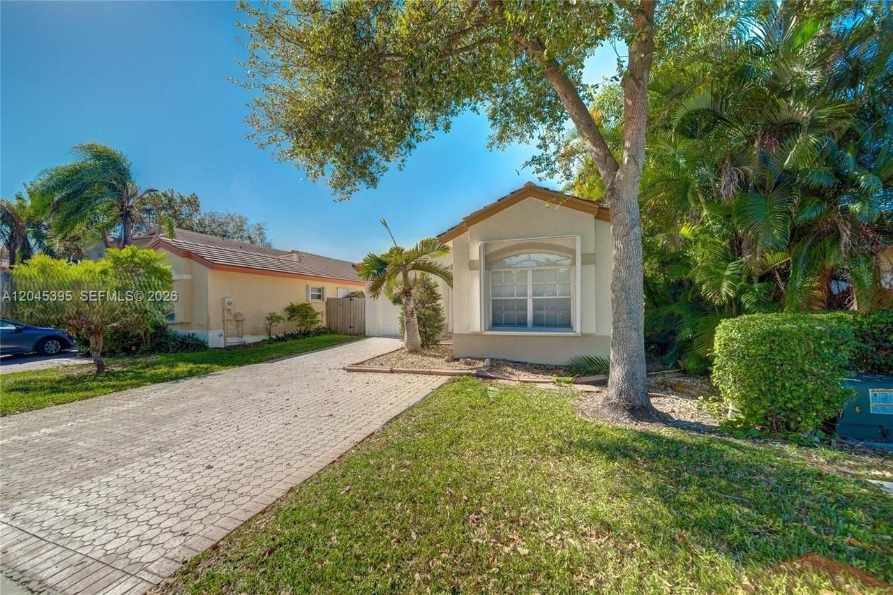 2924 NW 99th Pl , Doral, FL 33172 Photo