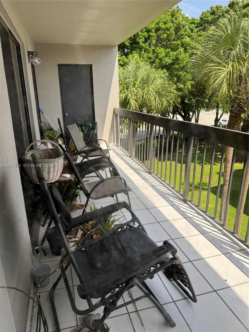 8820 SW 132nd Pl, Unit 405D-S, Miami, FL 33186 Photo