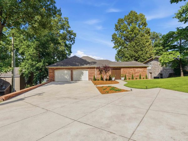 331 Carson Rd, Muscle Shoals, AL 35661