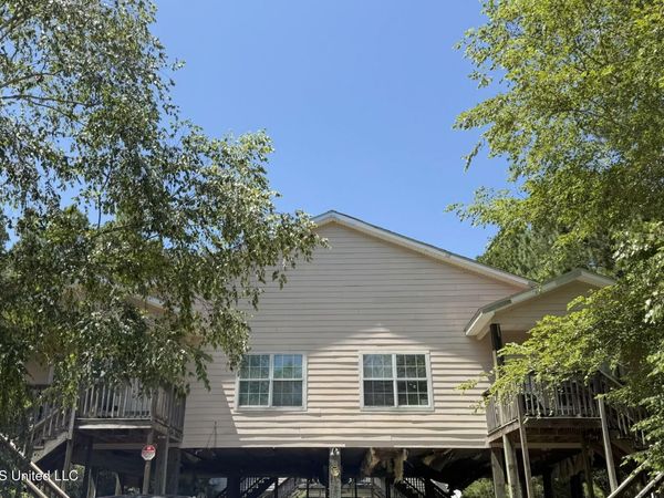 6118 W Oktibbeha Street, Bay Saint Louis, MS 39520