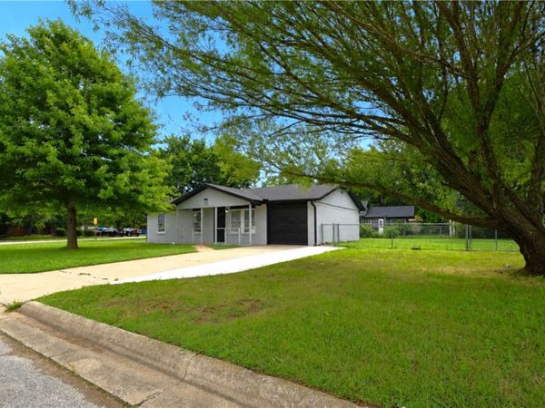 2511 N 4th Street , Rogers, AR 72756