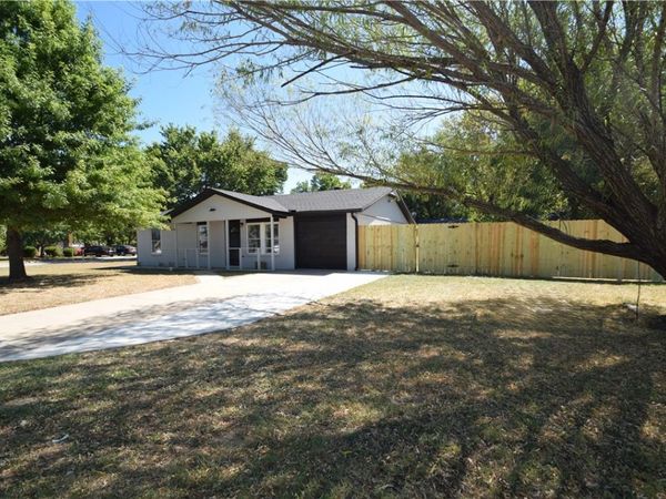 2511 N 4th Street, Rogers, AR 72756