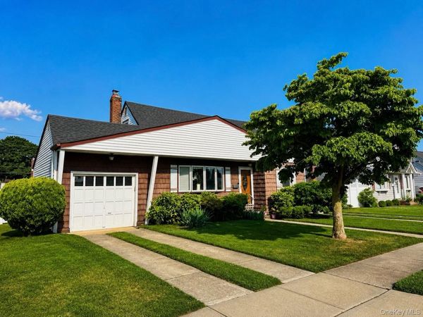 183 Lee Avenue , Hicksville, NY 11801